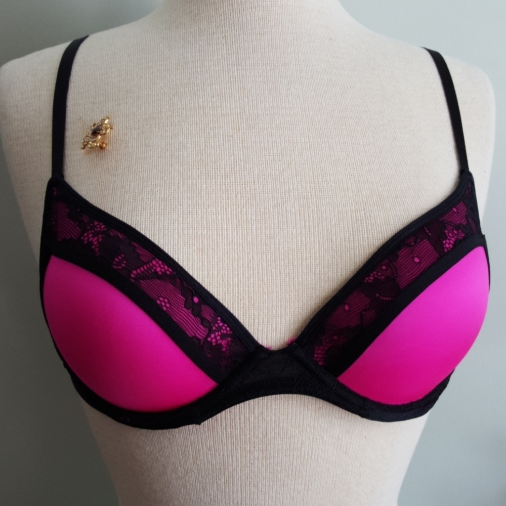 3/$30💥 La Senza Hot Pink Demi Bra (34C)